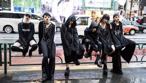 goth shemale|Goth: Fashion, Aesthetics, and Culture. Trans and generally。